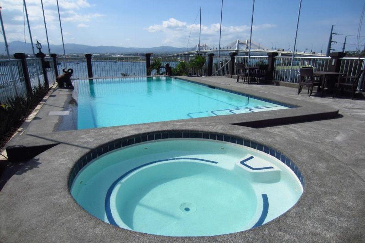 Hotel Cesario 麦克坦 外观 照片