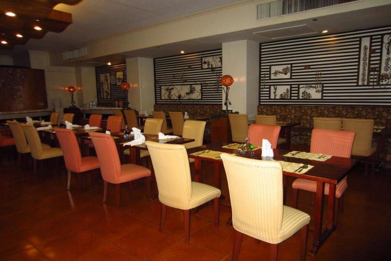 Hotel Cesario 麦克坦 外观 照片