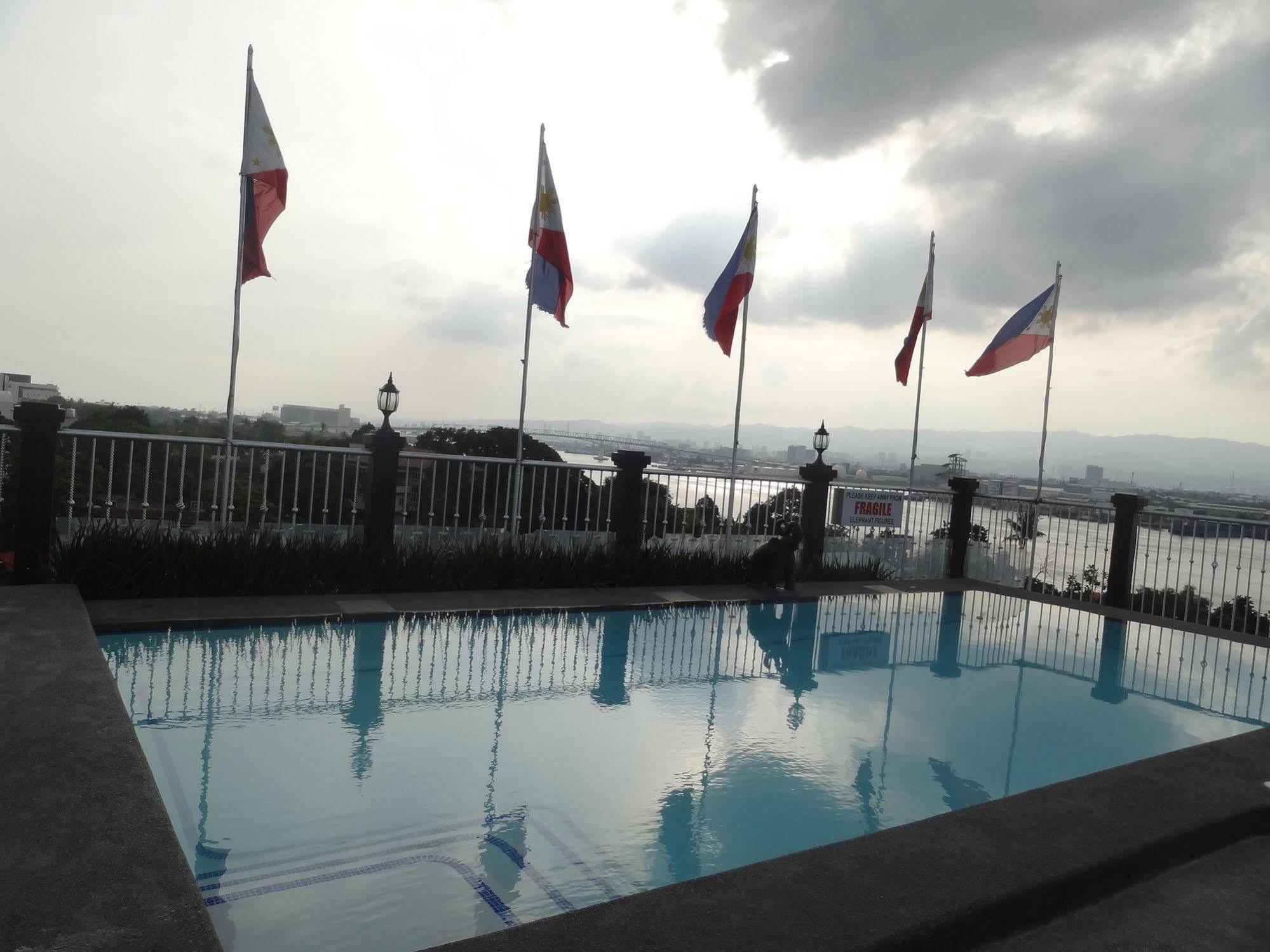 Hotel Cesario 麦克坦 外观 照片