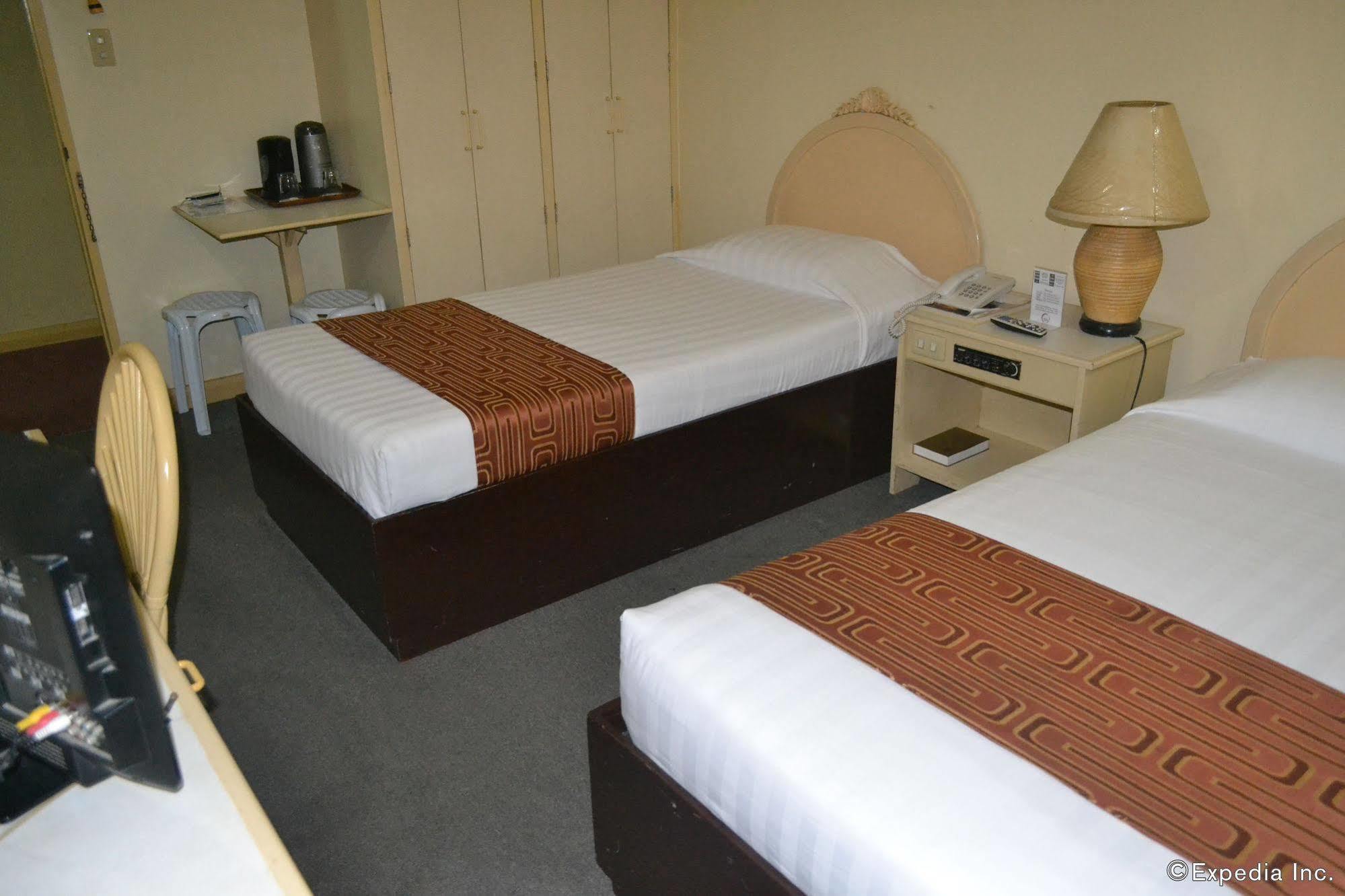 Hotel Cesario 麦克坦 外观 照片